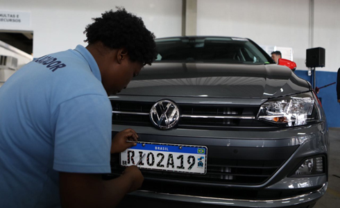 Carro com placa Mercosul