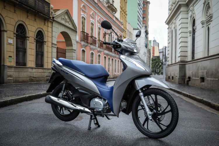 emplacamentos recuam 