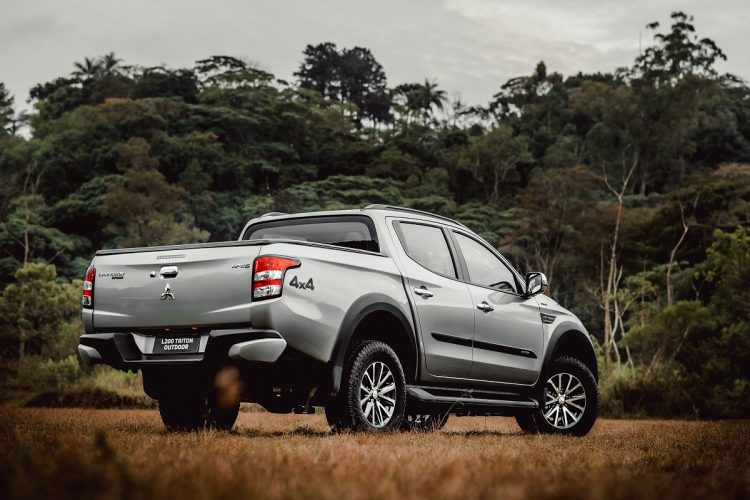 L200 Triton Outdoor