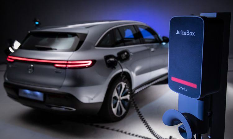 Mercedes-Benz EQC 400 4MATIC [divulgação]