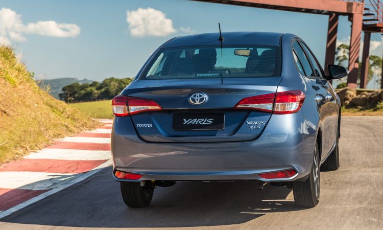 Toyota Yaris Sedã
