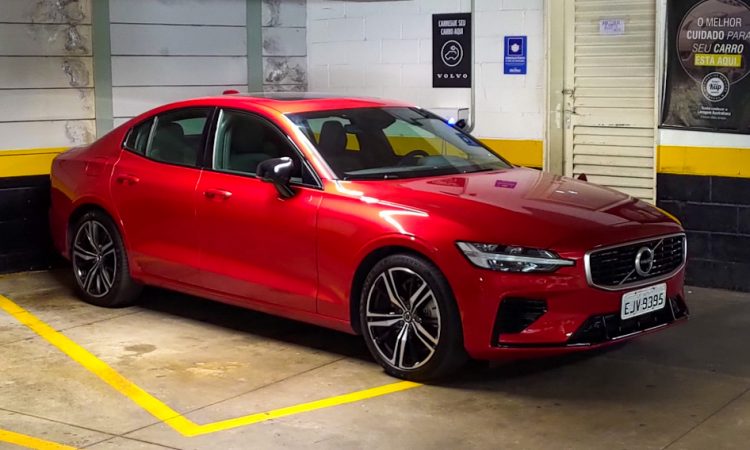 Volvo S60 R-Design [Auto + / João Brigato]