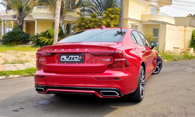 S60 T8 R-Design [Auto+ / João Brigato]