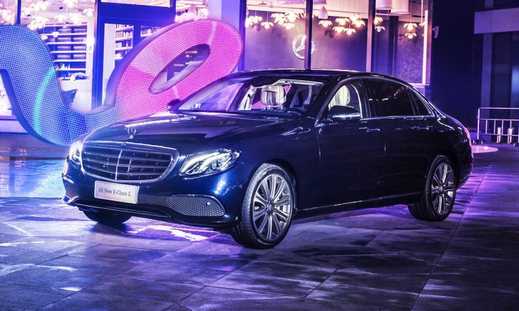 Mercedes-Benz E300 Exclusive [divulgação]