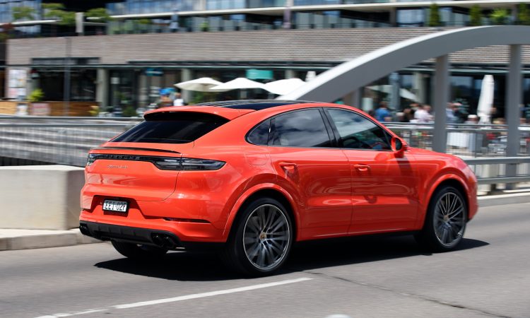 Porsche Cayenne Coupé Turbo [divulgação]