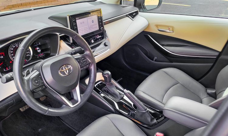 Corolla Altis Premium [Auto+ / João Brigato]