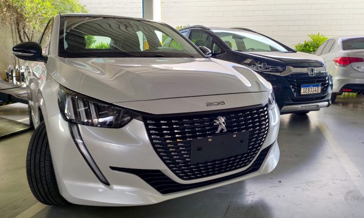 Peugeot 208 vs Honda WR-V [Auto+ / João Brigato]
