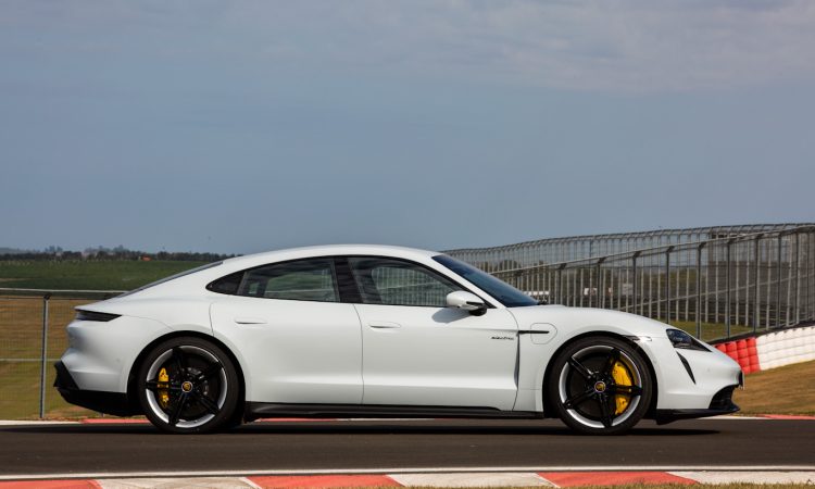 Porsche Taycan Turbo S [divulgação]
