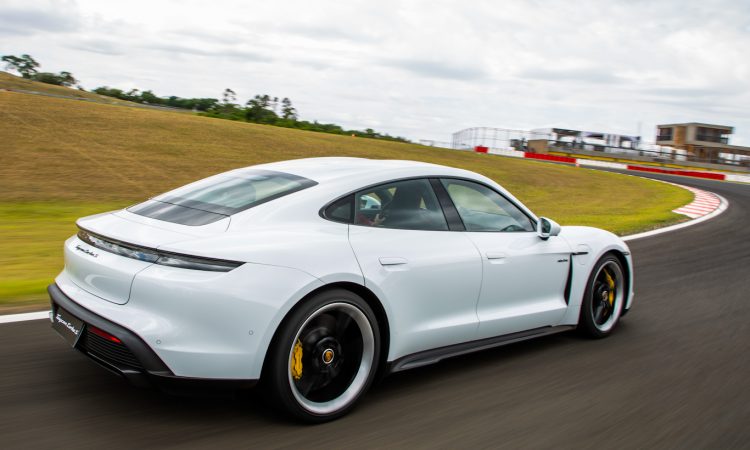 Porsche Taycan Turbo S [divulgação]