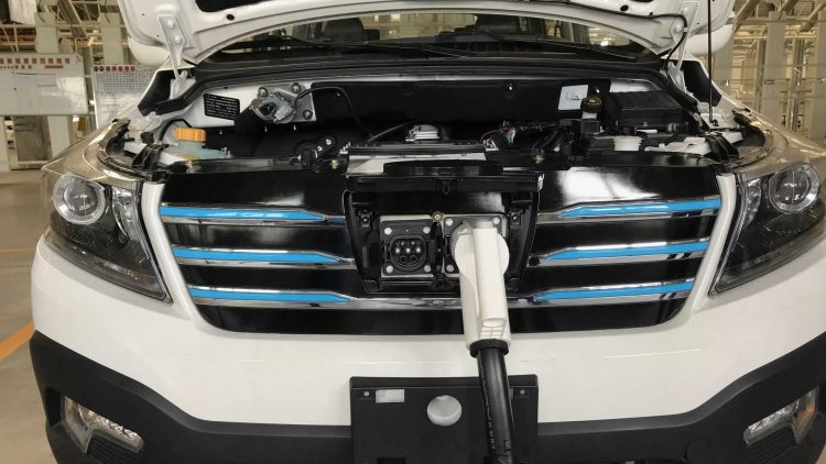 Keyton EX7 é minivan elétrica rival da Chevrolet Spin [divulgação]