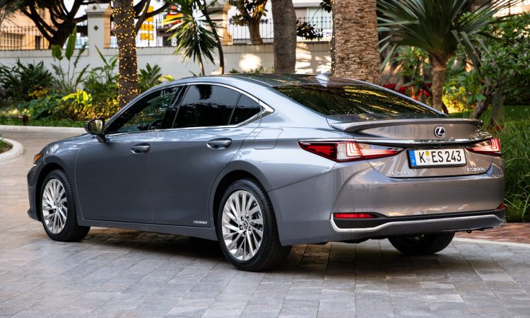 ES 300h [divulgação]