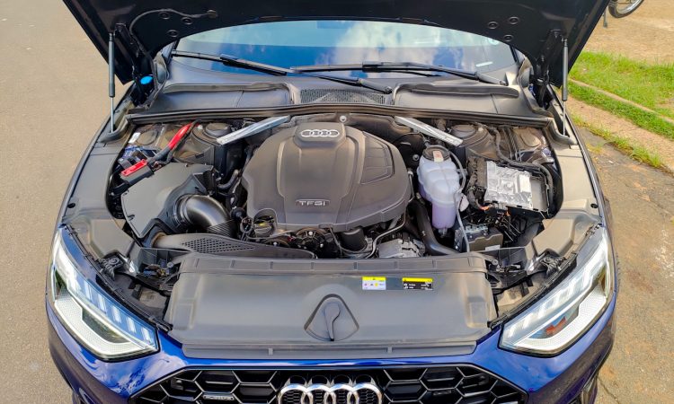 Audi A4 Performance Black [Auto+ / João Brigato]