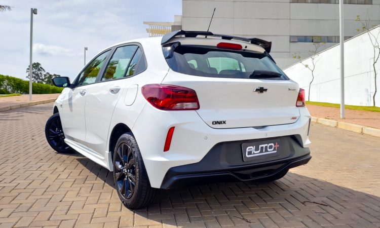 Chevrolet Onix RS [Auto+ / João Brigato]