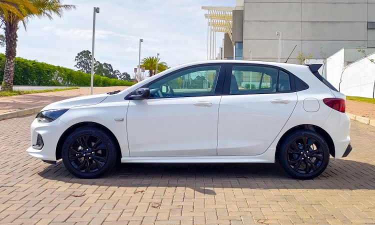Chevrolet Onix RS [Auto+ / João Brigato]