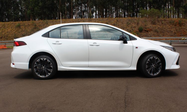 Toyota Corolla GR-S [divulgação]