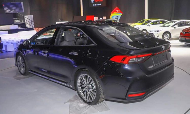 Toyota Allion, o Corolla chique [divulgação]