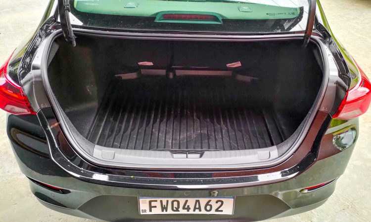 Chevrolet Onix Plus Midnight [Auto+ / João Brigato]