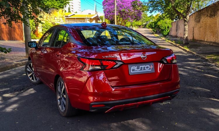 Nissan Versa Exclusive CVT [Auto+ / João Brigato]