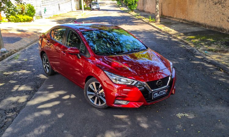 Nissan Versa Exclusive CVT [Auto+ / João Brigato]