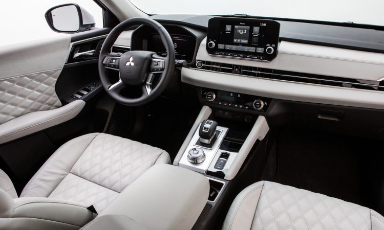 Mitsubishi Outlander 2022 [divulgação]