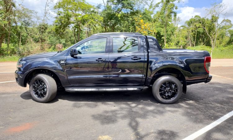 Ford Ranger Black [Auto+ / João Brigato