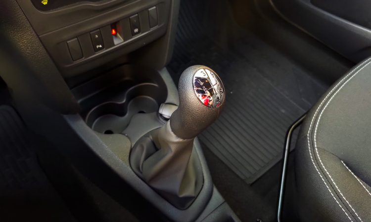 Renault Logan Zen 1.6 [Auto+ / João Brigato]