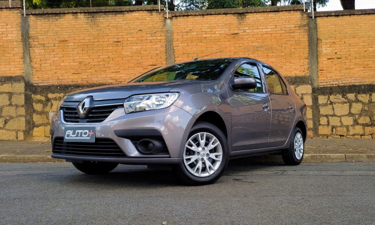 Renault Logan Zen 1.6 [Auto+ / João Brigato]