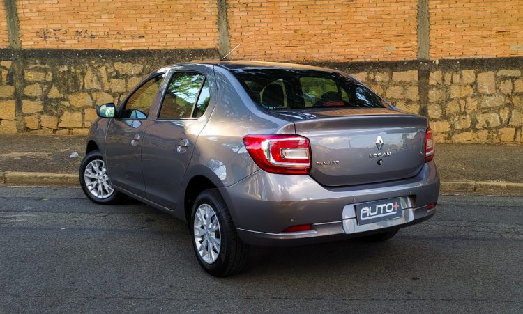 Renault Logan Zen 1.6 [Auto+ / João Brigato]