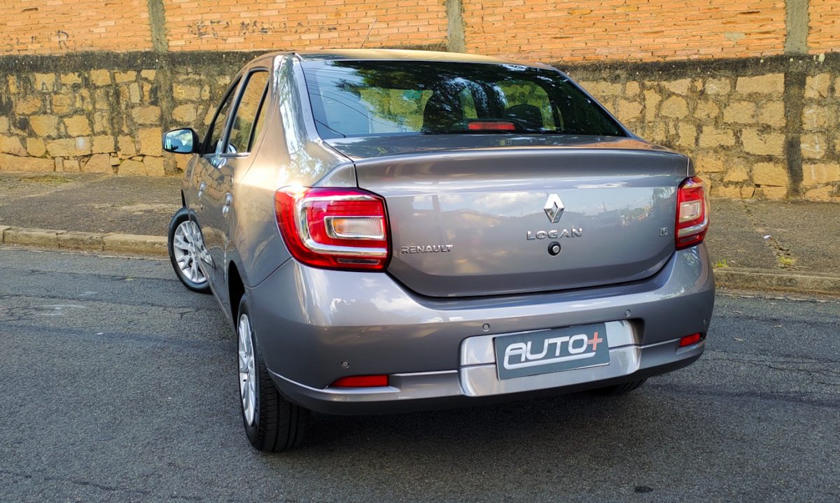Renault Logan Zen 1.6 [Auto+ / João Brigato]