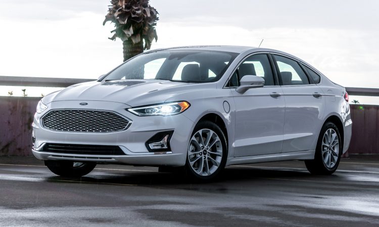 Ford Fusion Hybrid [divulgação]