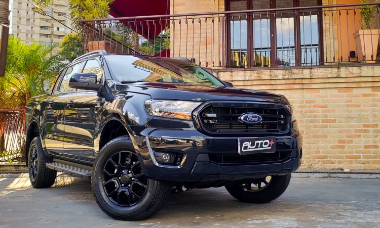 Ford Ranger Black [Auto+ / João Brigato]