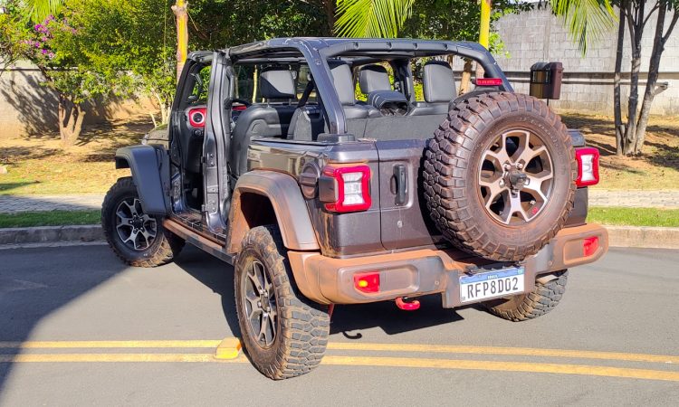 Jeep Wrangler Rubicon [Auto+ / João Brigato]