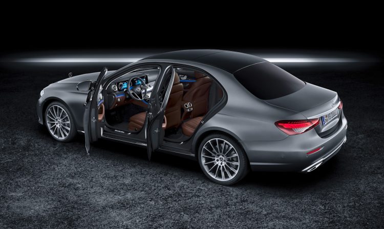 Mercedes-Benz E 300 Exclusive [divulgação]