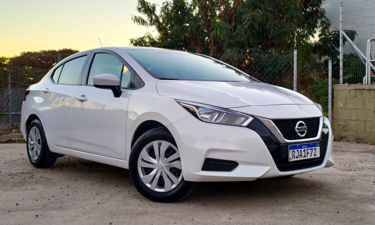 Nissan Versa Sense Manual [Auto+ / João Brigato]