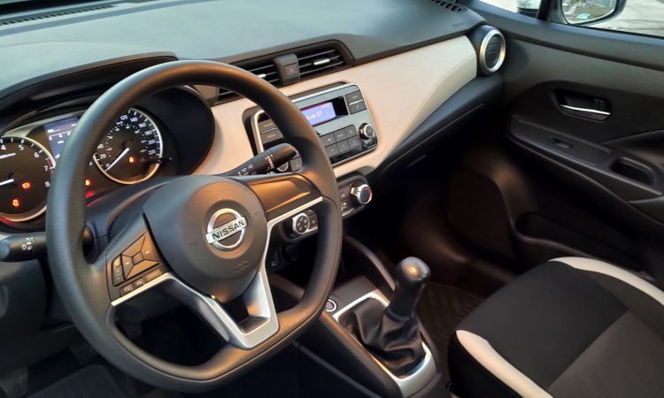 Nissan Versa Sense Manual [Auto+ / João Brigato]