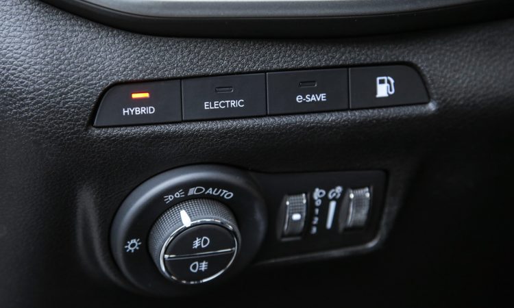 Jeep Compass 4Xe [divulgação]