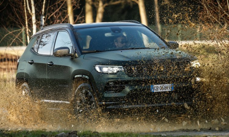 Jeep Compass 4Xe [divulgação]