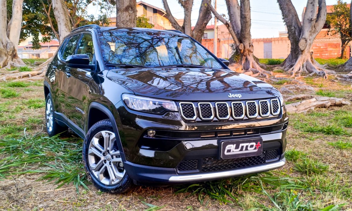 Imagem mostra Jeep Compass Longitude - carros que já custam mais de R$ 200.000