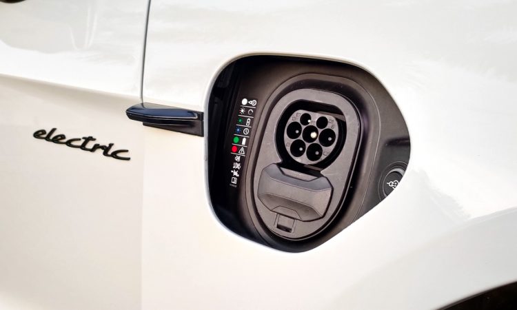 Porsche Taycan Turbo S [Auto+ / João Brigato]