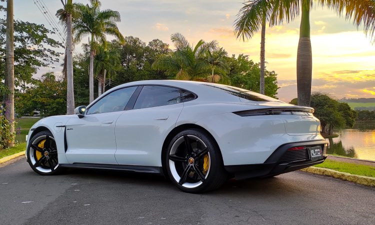 Porsche Taycan Turbo S [Auto+ / João Brigato]