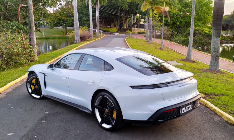 Porsche Taycan Turbo S [Auto+ / João Brigato]
