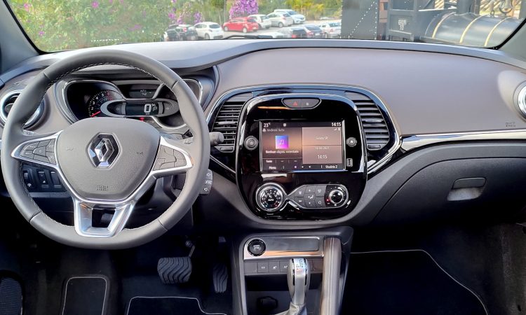 Renault Captur Iconic 2022 [Auto+ / João Brigato]