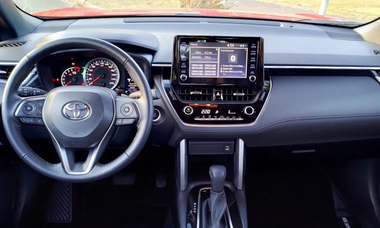 Toyota Corolla Cross XRE [Auto+ / João Brigato]