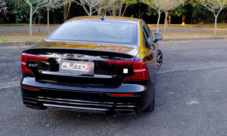 Volvo S60 Polestar [Auto+ / João Brigato]