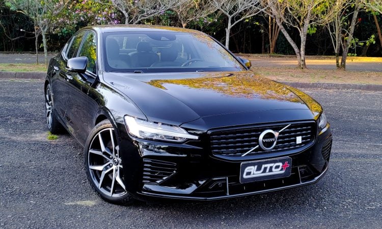 Volvo S60 Polestar [Auto+ / João Brigato]