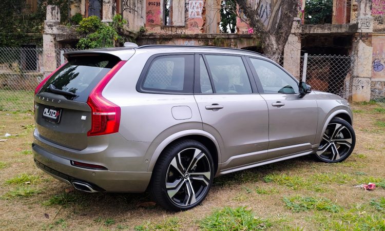Volvo XC90 R-Design [Auto+ / João Brigato]