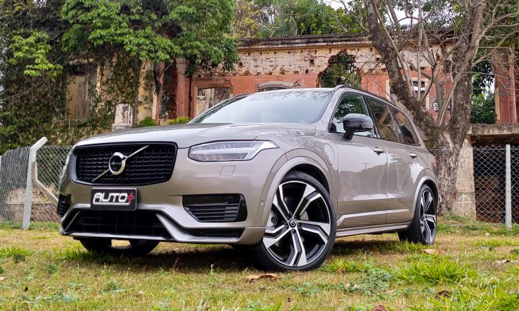 Volvo XC90 R-Design [Auto+ / João Brigato]
