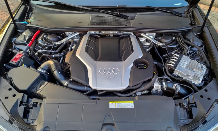 Audi A6 Performance Black [Auto+ / João Brigato]