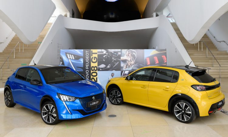 Peugeot e-208 GT [divulgação]