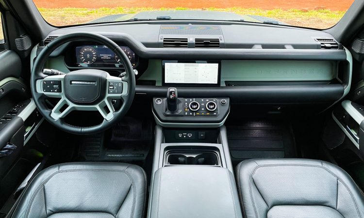 Land Rover Defender 110 HSE [Auto+ / João Brigato]